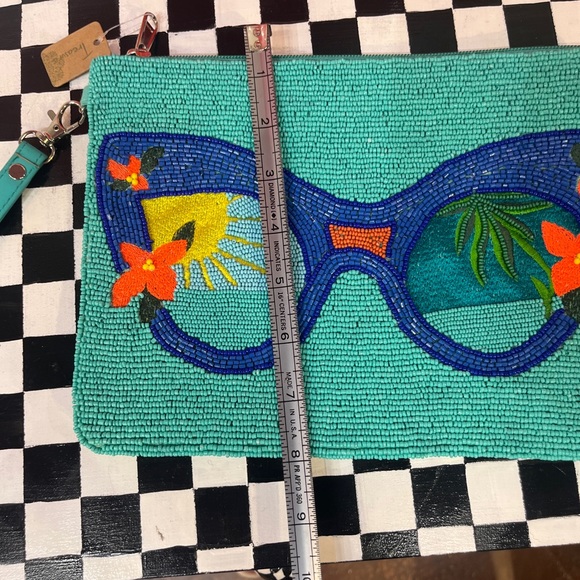 Seeded Clutch - Picture 3 of 4